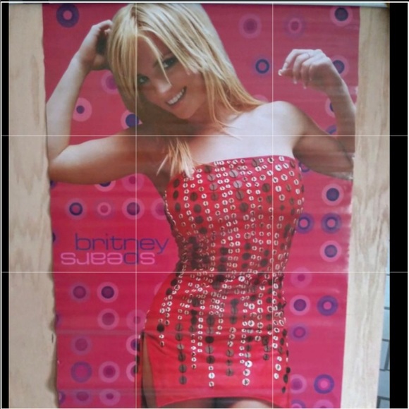 BRITNEY SPEARS RED DRESS POSTER 🎤2003 VINTAGE Funky Enterprises #0985 34”x22” - Picture 1 of 4